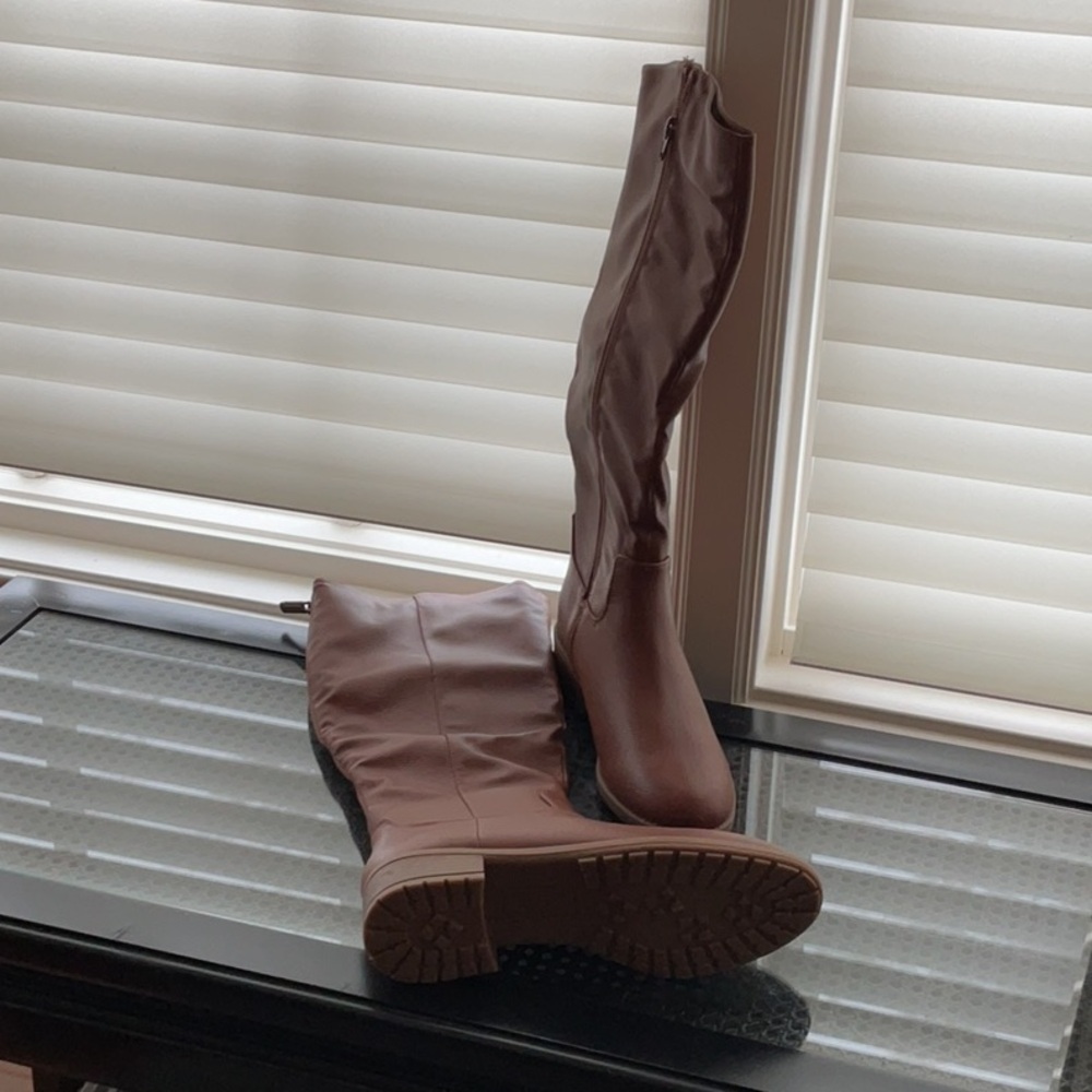Elegant Brown Knee-High Women's Boots, New without tags, Vinyl